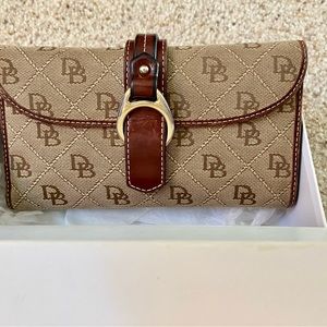 Dooney & Bourke checkbook wallet